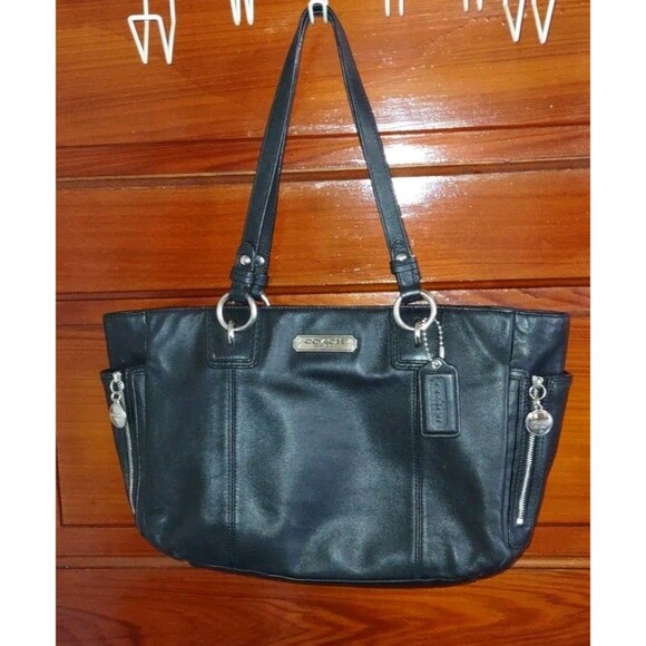 Coach Gallery East West Black Leather Shoulder Bag F19252 - Picture 1 of 14